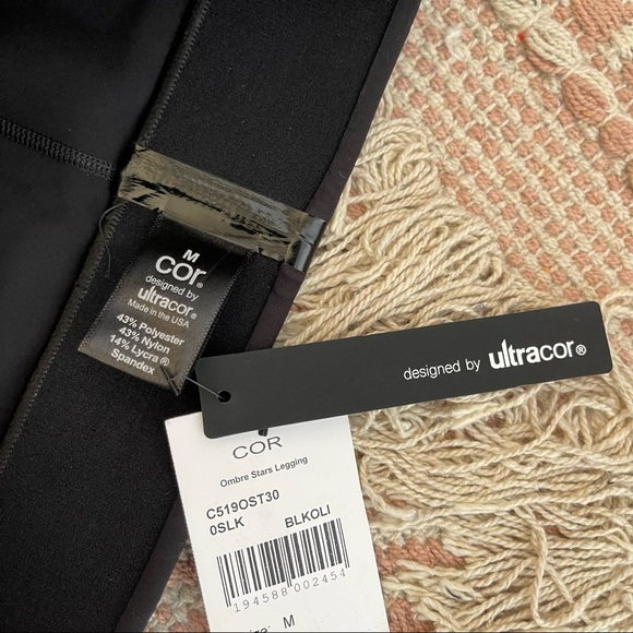 NWT ULTRACOR Ombre Star Print Performance Leggings Size M Black Green - Picture 13 of 13